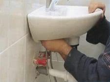 Снятие раковины умывальника